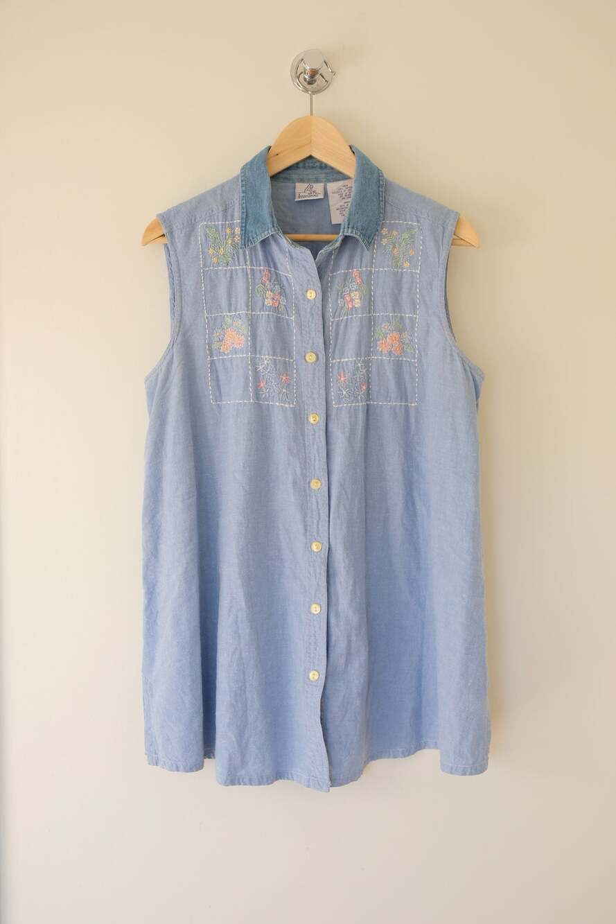 Vintage 90s Chambray Floral Embroidered Sleeveless Tunic L Cottage GrandmaCore